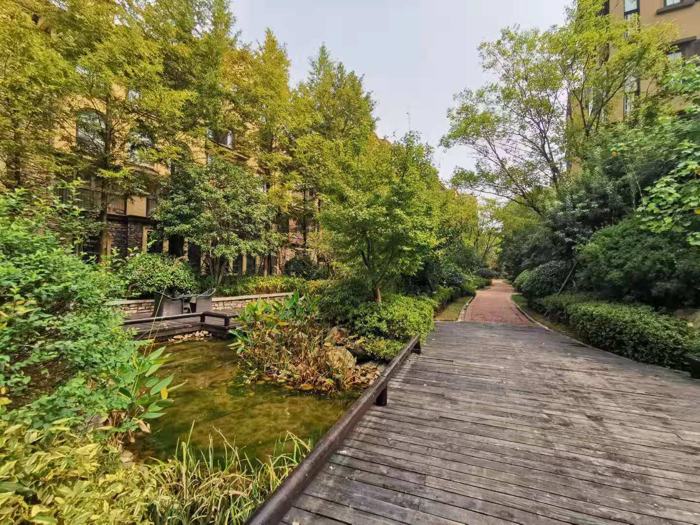 融科瑷骊山小区实景 24