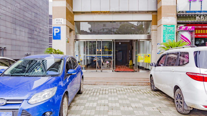 星月大厦外景图