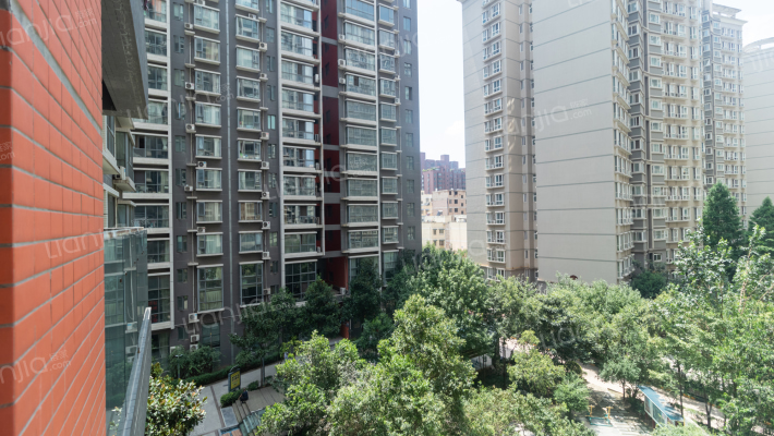 米罗蓝山外景图