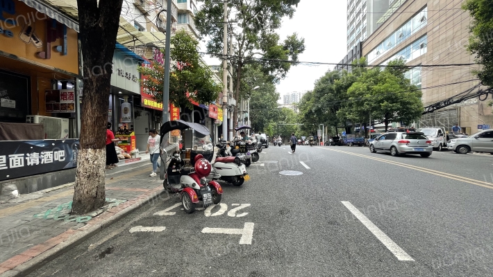 康发大楼外景图