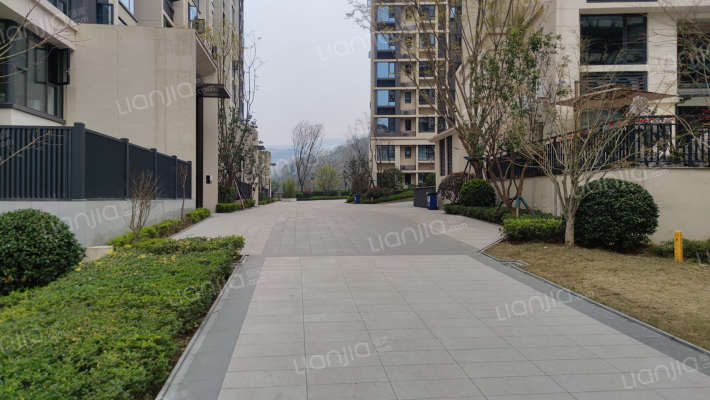 金科博翠山外景图