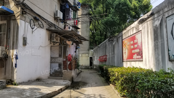 洪山教委宿舍外景图