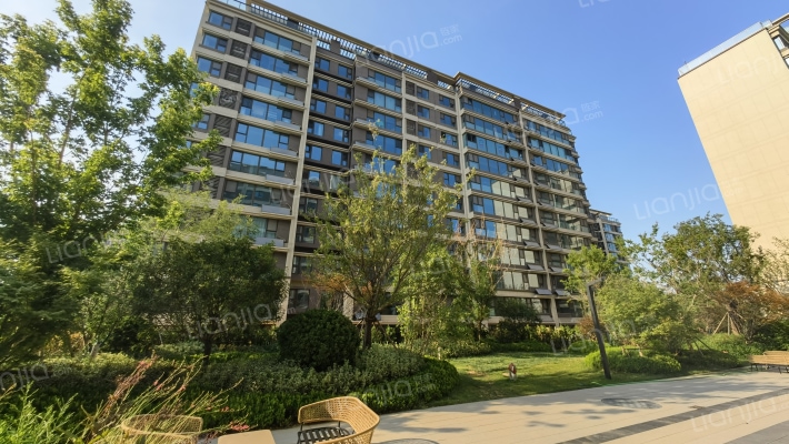 龙湖青云阙外景图