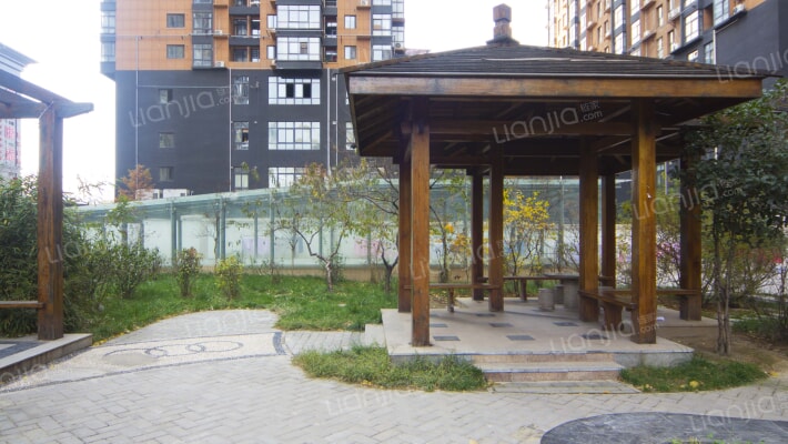 明德8英里外景图