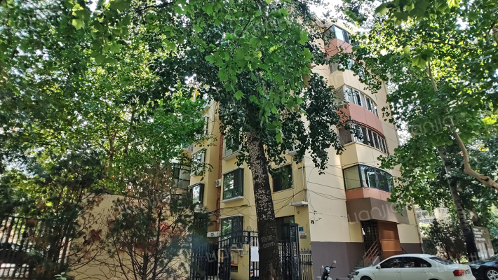 十二化建宿舍外景图