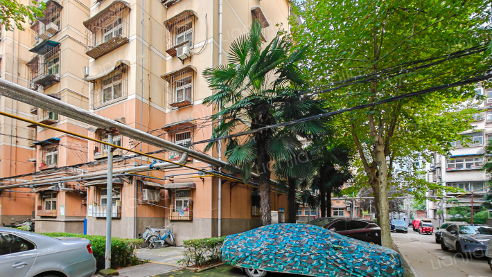 华山十七街坊外景图