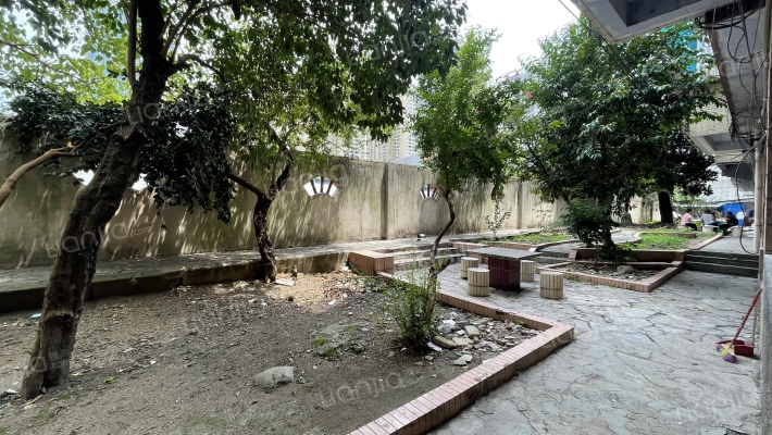 华新公寓外景图