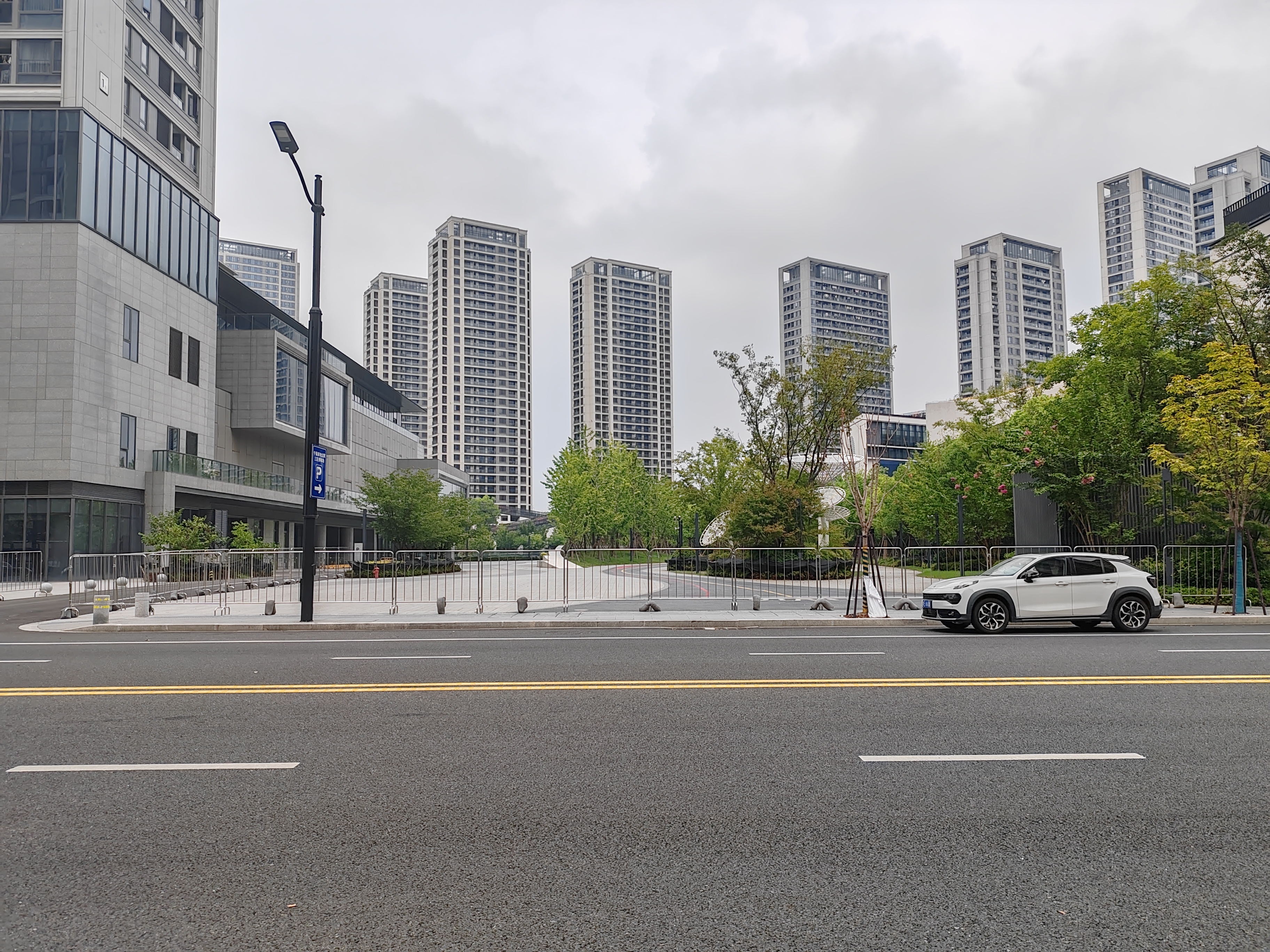 华润置地亚奥城南区小区实景 2