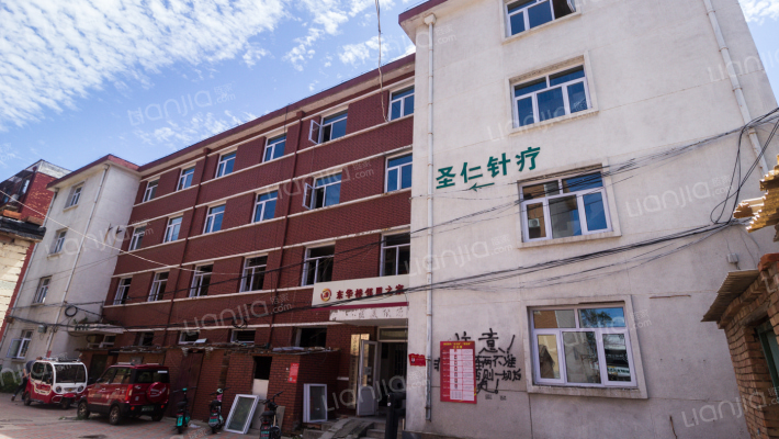 东华楼外景图