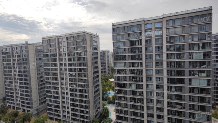 中天汀洲印月外景图