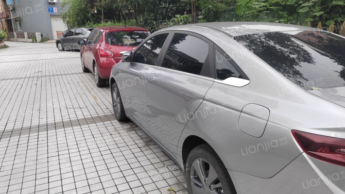 金城花园河滨别墅外景图