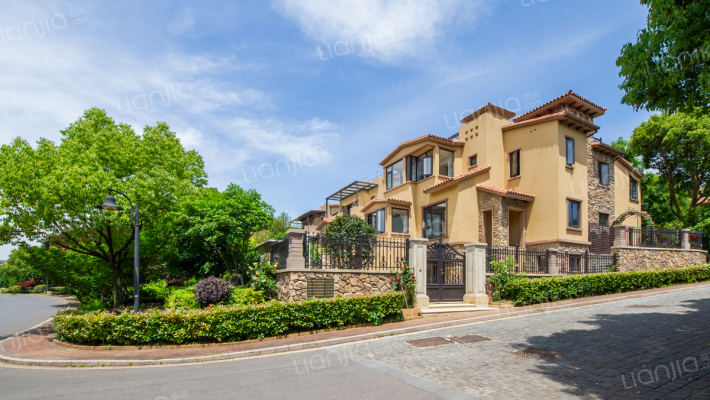 新湖仙林翠谷外景图