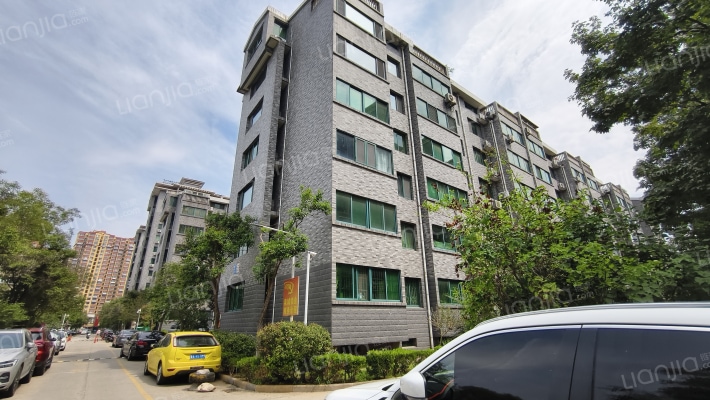 春天花园外景图