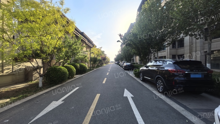 鸿坤理想城外景图