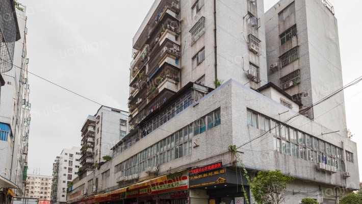 龙股商住楼外景图