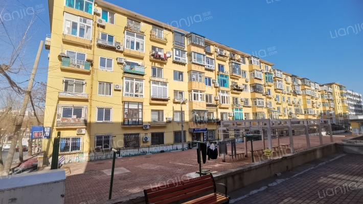 34中兴民街外景图