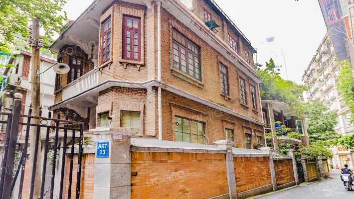 启明大马路外景图