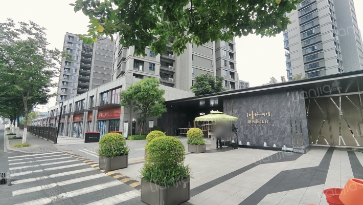 潮和阅江台轩外景图