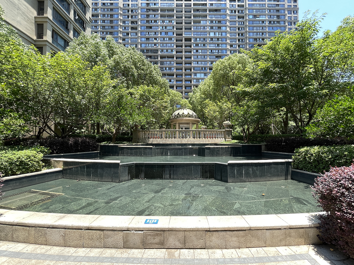 东方花城小区实景 9