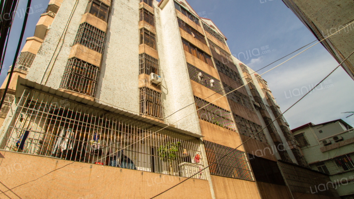 潭洲博爱商场外景图