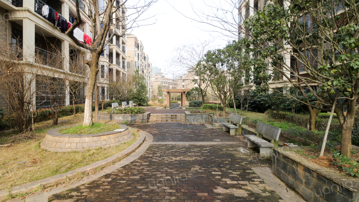 保利蓝海嘉居外景图