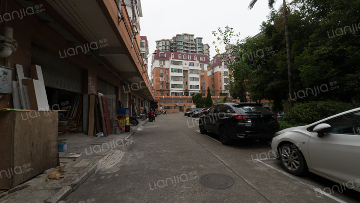 建发广场外景图