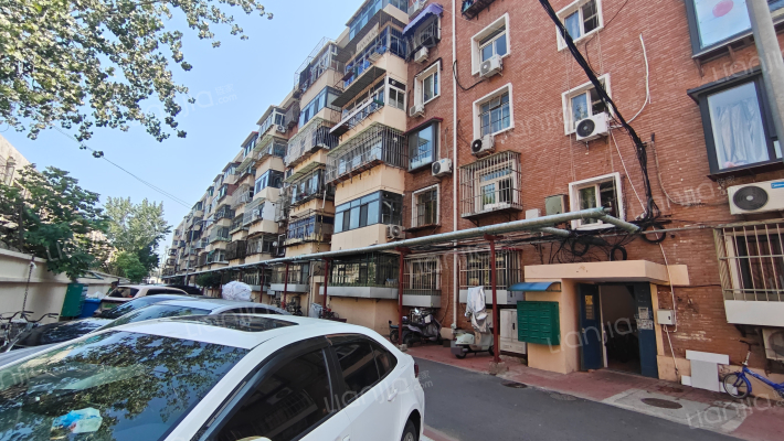 乐东南里外景图