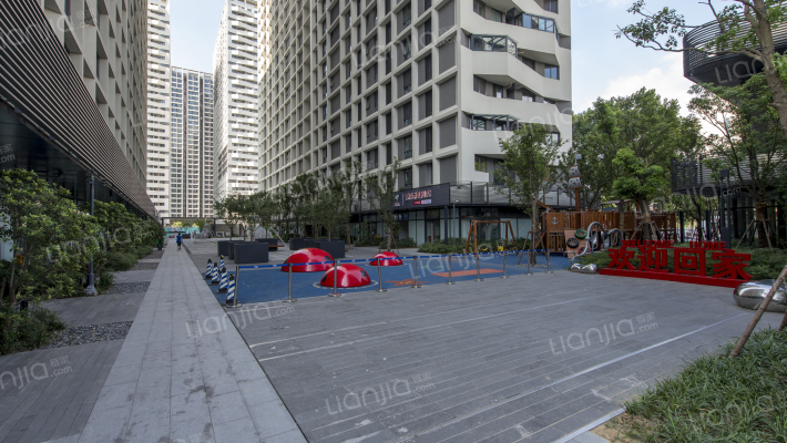 证大大拇指广场外景图