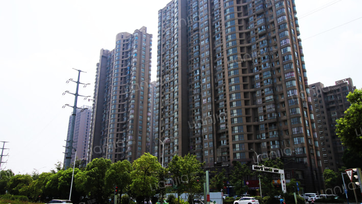 红谷峰尚外景图