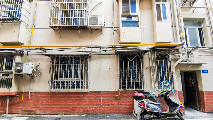 红色剧院职工宿舍外景图