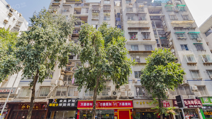 温泉花园外景图