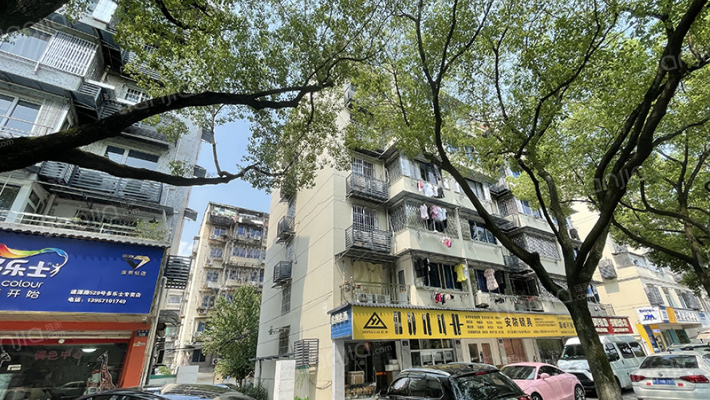 高润公寓外景图