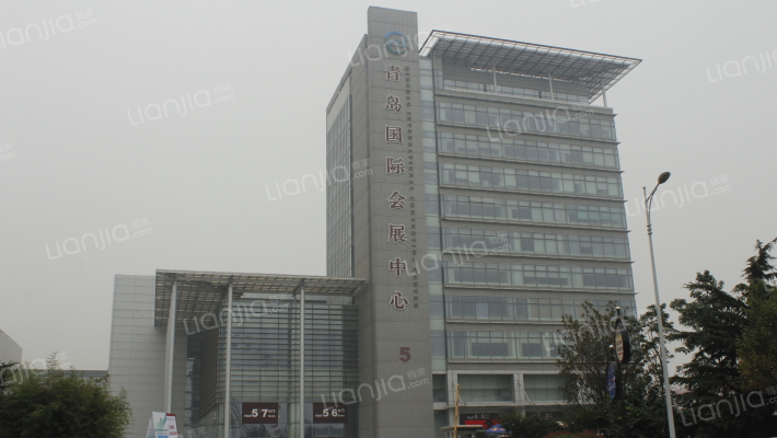 国展财富中心外景图