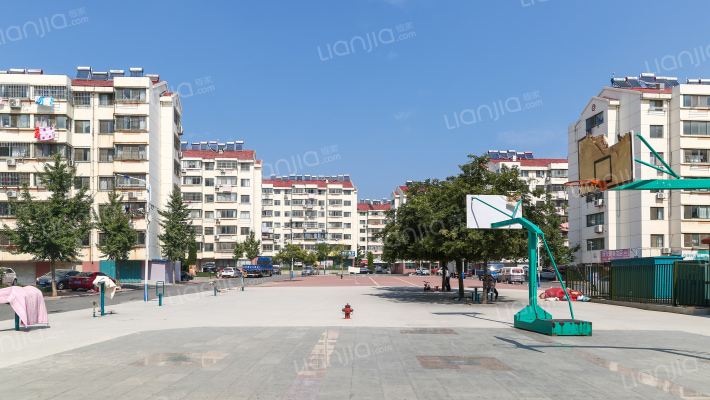 三和绿景小区外景图