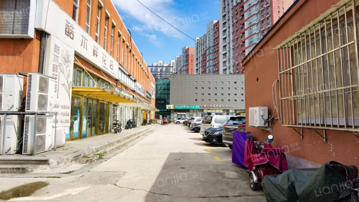 六维极景外景图