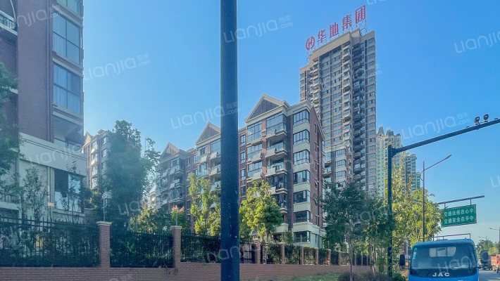 华地森林语外景图