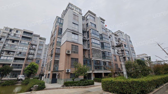 书香春天外景图