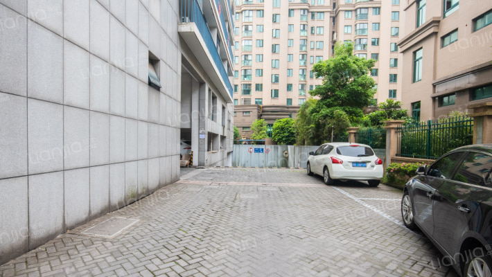 新峰商务楼外景图