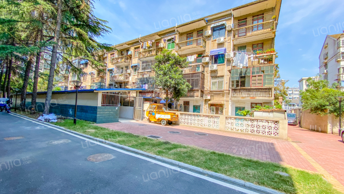 安徽省工业设备安装公司大院外景图