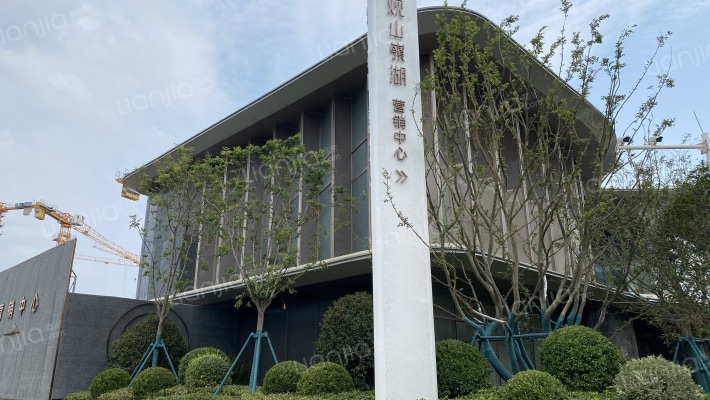 观山嶺湖外景图