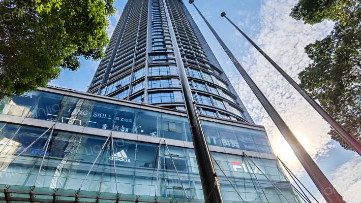 银辉摩天360大厦外景图