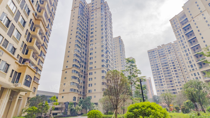 万润广场外景图