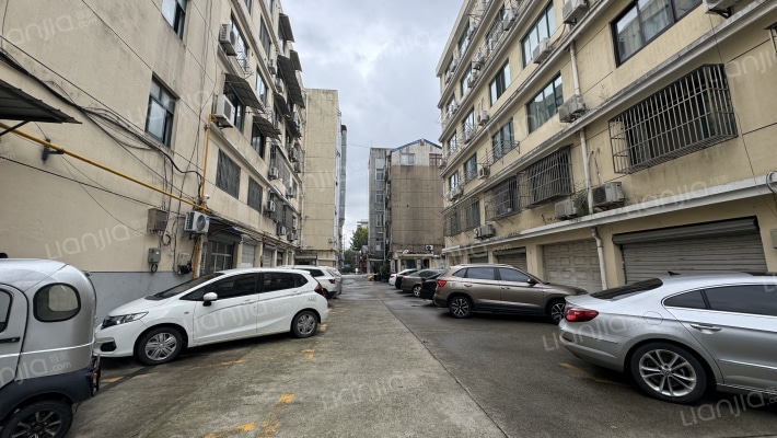 金厦广场外景图