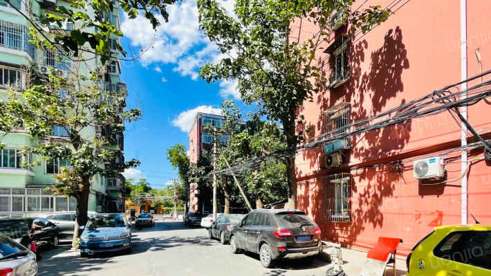 定安西里外景图