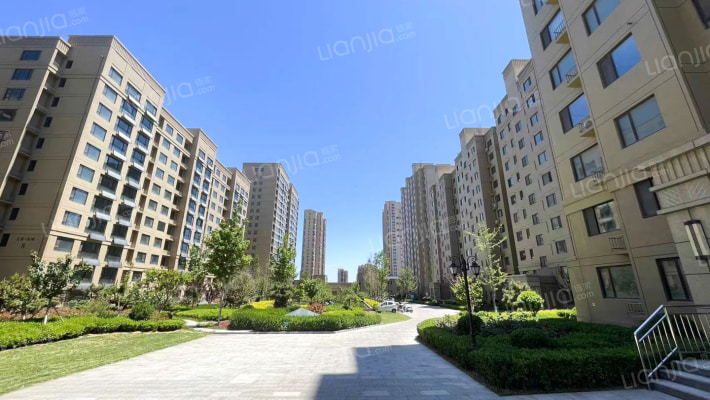 茂源福城外景图