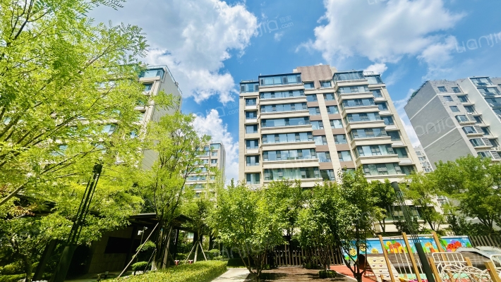 绿地柏仕晶舍外景图