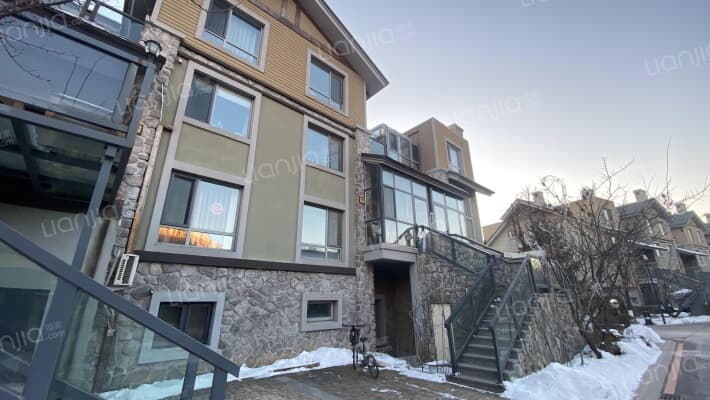 万科惠斯勒小镇外景图