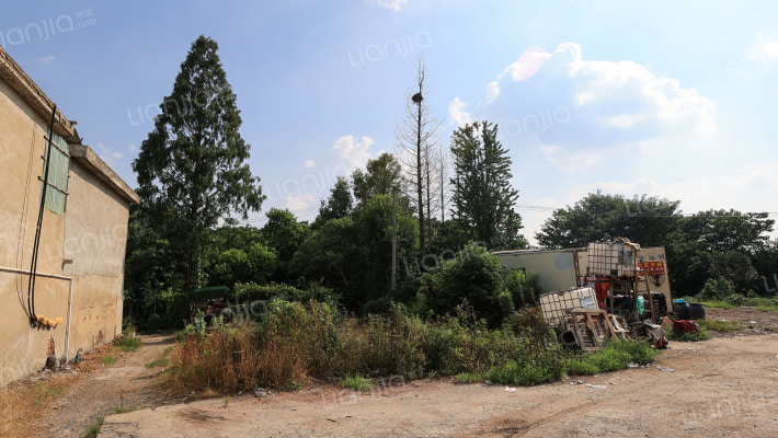 城建学校宿舍外景图