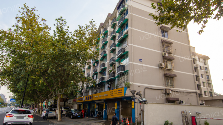 打铁关外聘楼外景图