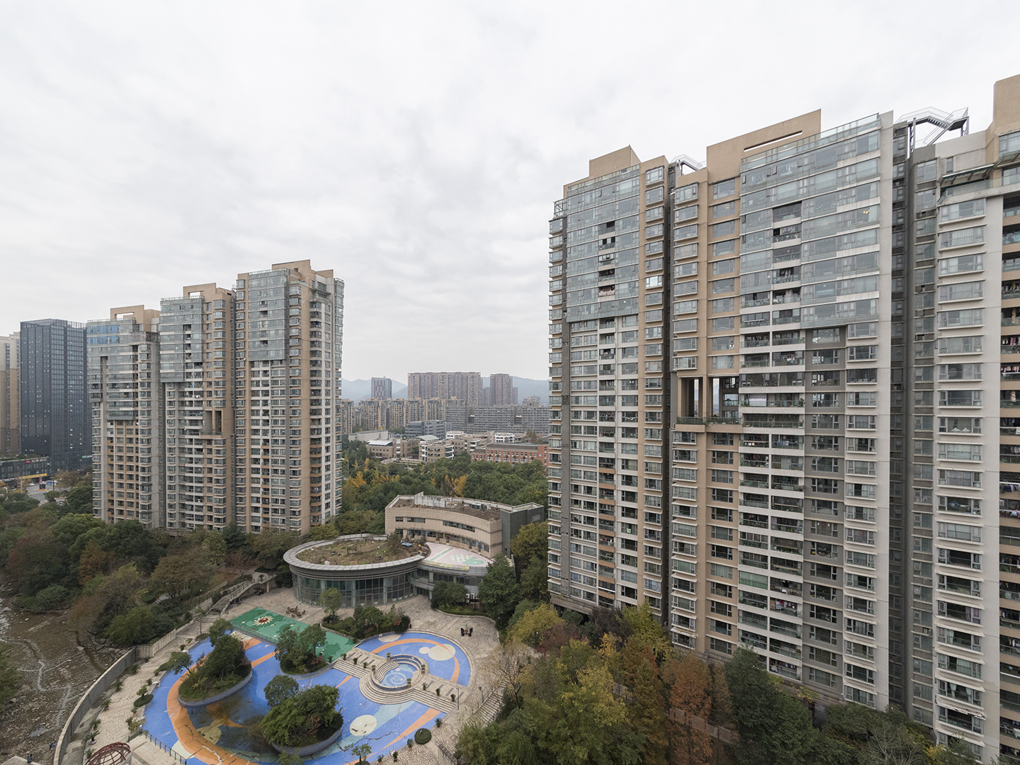 逸天广场小区实景 5